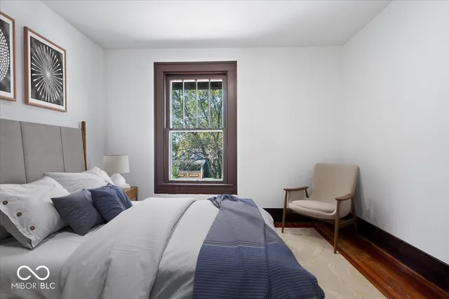 $349,900 | 321 North Kenmore Road, Indianapolis, IN 46219