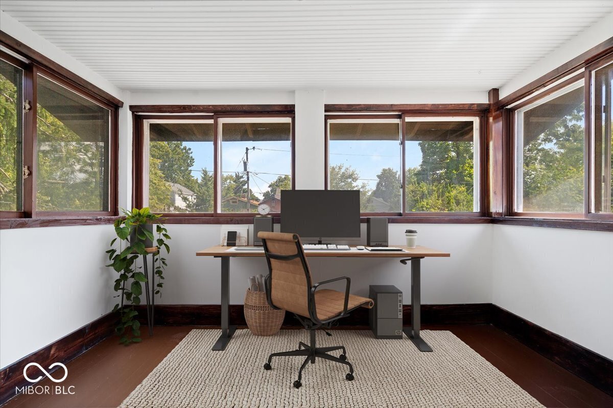 321 North Kenmore Road Indianapolis, IN 46219 - Photo 27 of 39