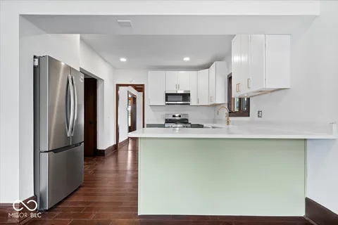 $349,900 | 321 North Kenmore Road, Indianapolis, IN 46219