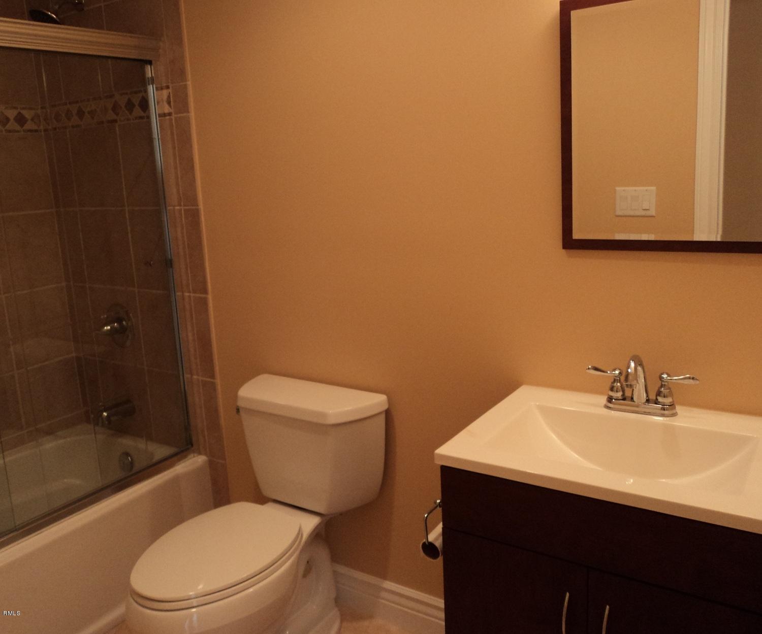 2130 Northeast 30th Street Lighthouse Point, FL 33064 - Photo 18 of 24 2nd Bath
