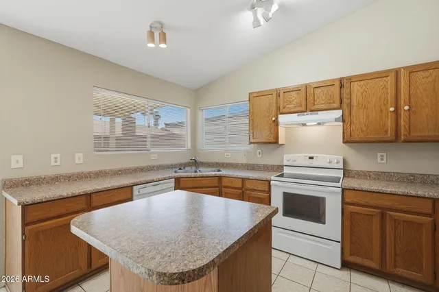 $1,950 | 8509 West Colter Street, Glendale, AZ 85305