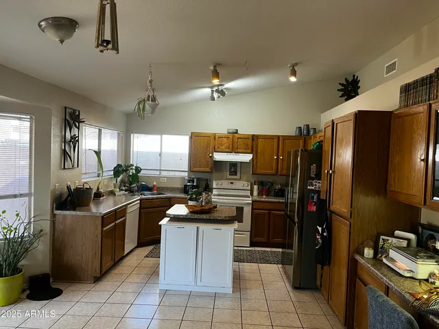 $1,995 | 8509 West Colter Street, Glendale, AZ 85305
