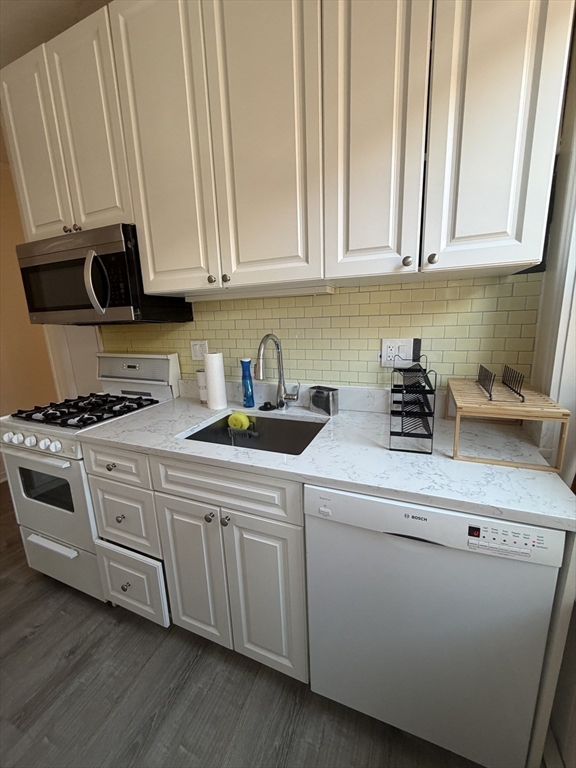 40 Grove Street, Unit 8 Boston, MA 02114 - Photo 7 of 18