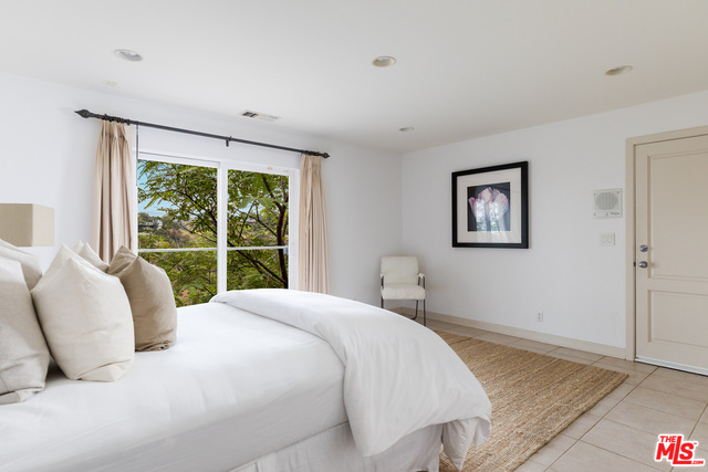 2001 Stradella Road Los Angeles, CA 90077 - Photo 13 of 16