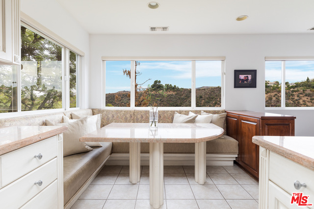 2001 Stradella Road Los Angeles, CA 90077 - Photo 6 of 16