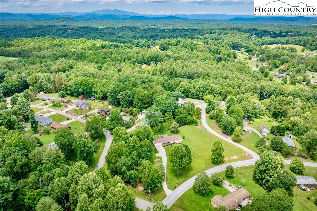 4897 Calico Road Lenoir, NC 28645 - Photo 4 of 35