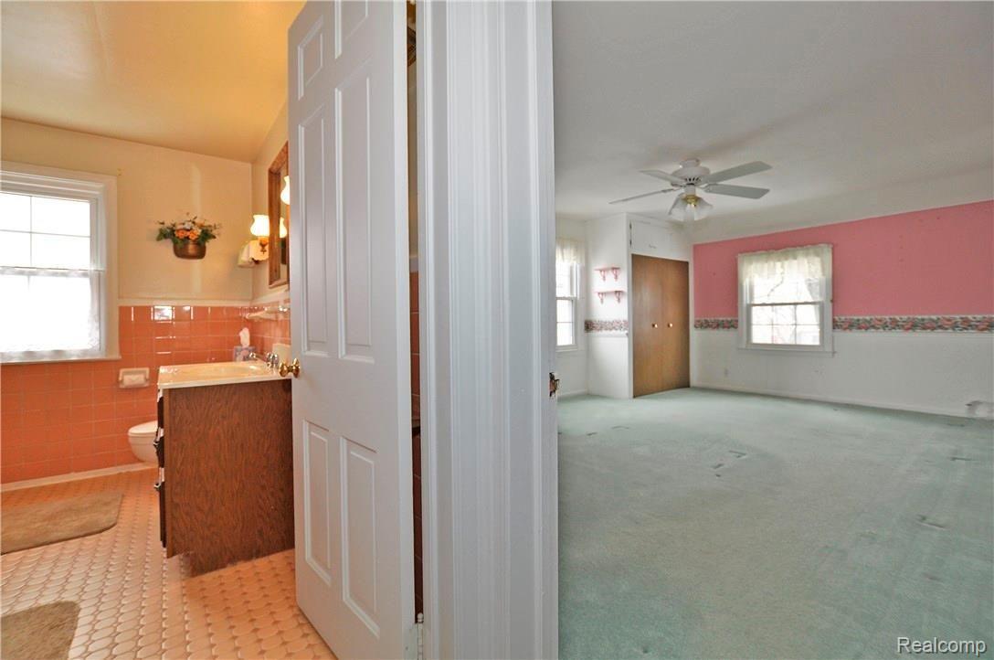 1565 Fairholme Road Grosse Pointe, MI 48236 - Photo 19 of 25 19.jpg