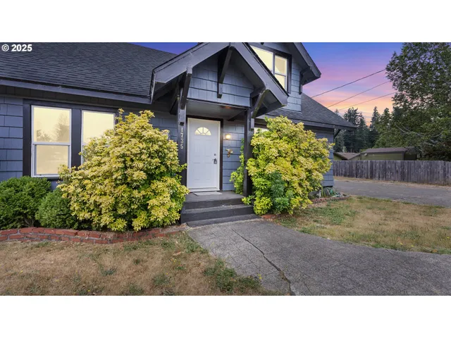 $449,000 | 1735 North Elm Street, Coquille, OR 97423