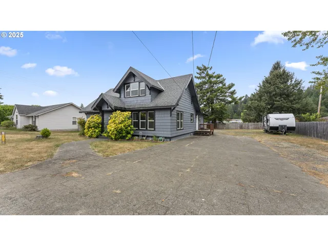 $449,000 | 1735 North Elm Street, Coquille, OR 97423