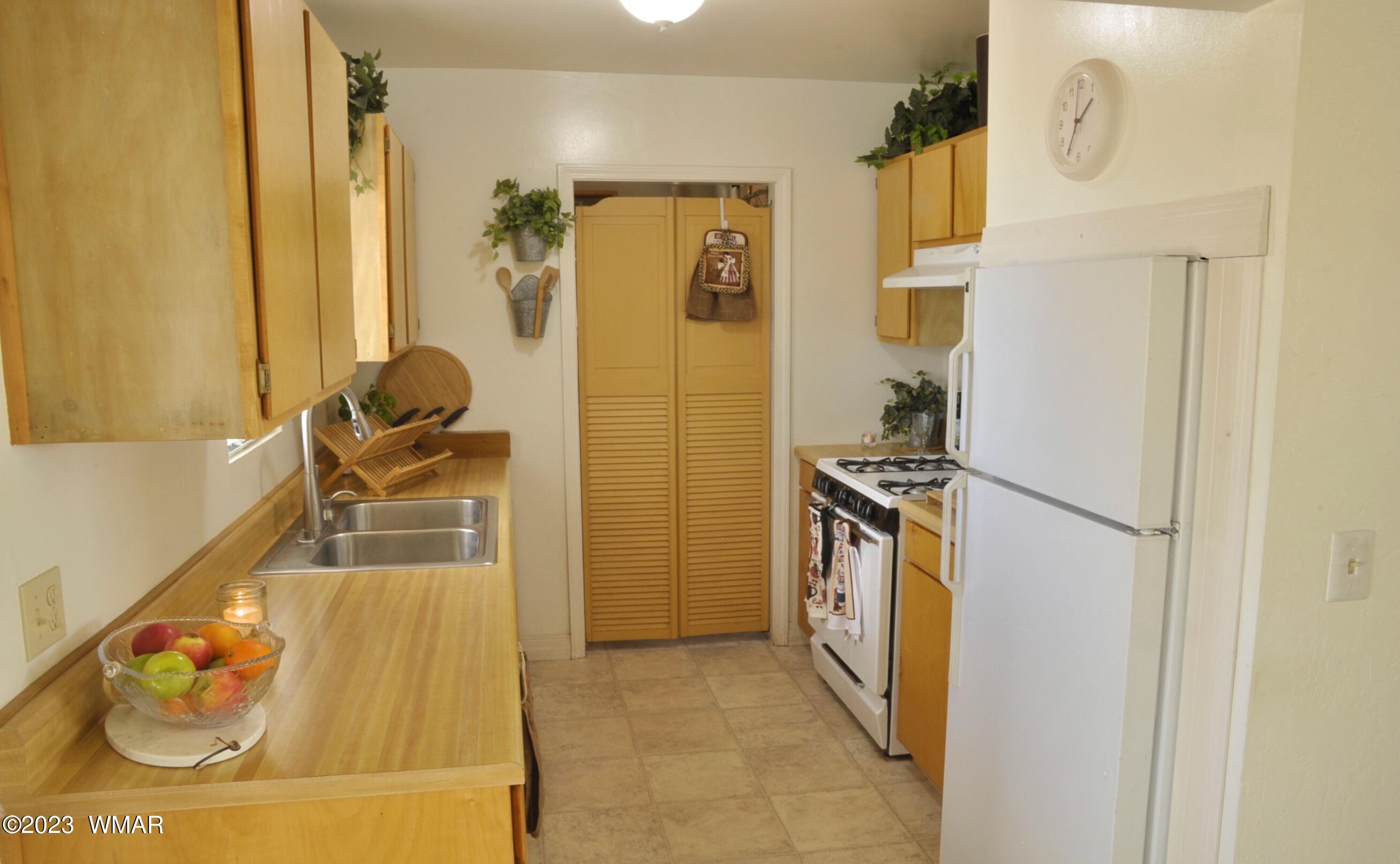 280 County Road Concho, AZ 85924 - Photo 4 of 45