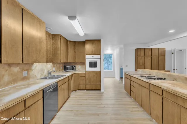 $2,395,000 | 3010 East Rivercrest Drive, Post Falls, ID 83854