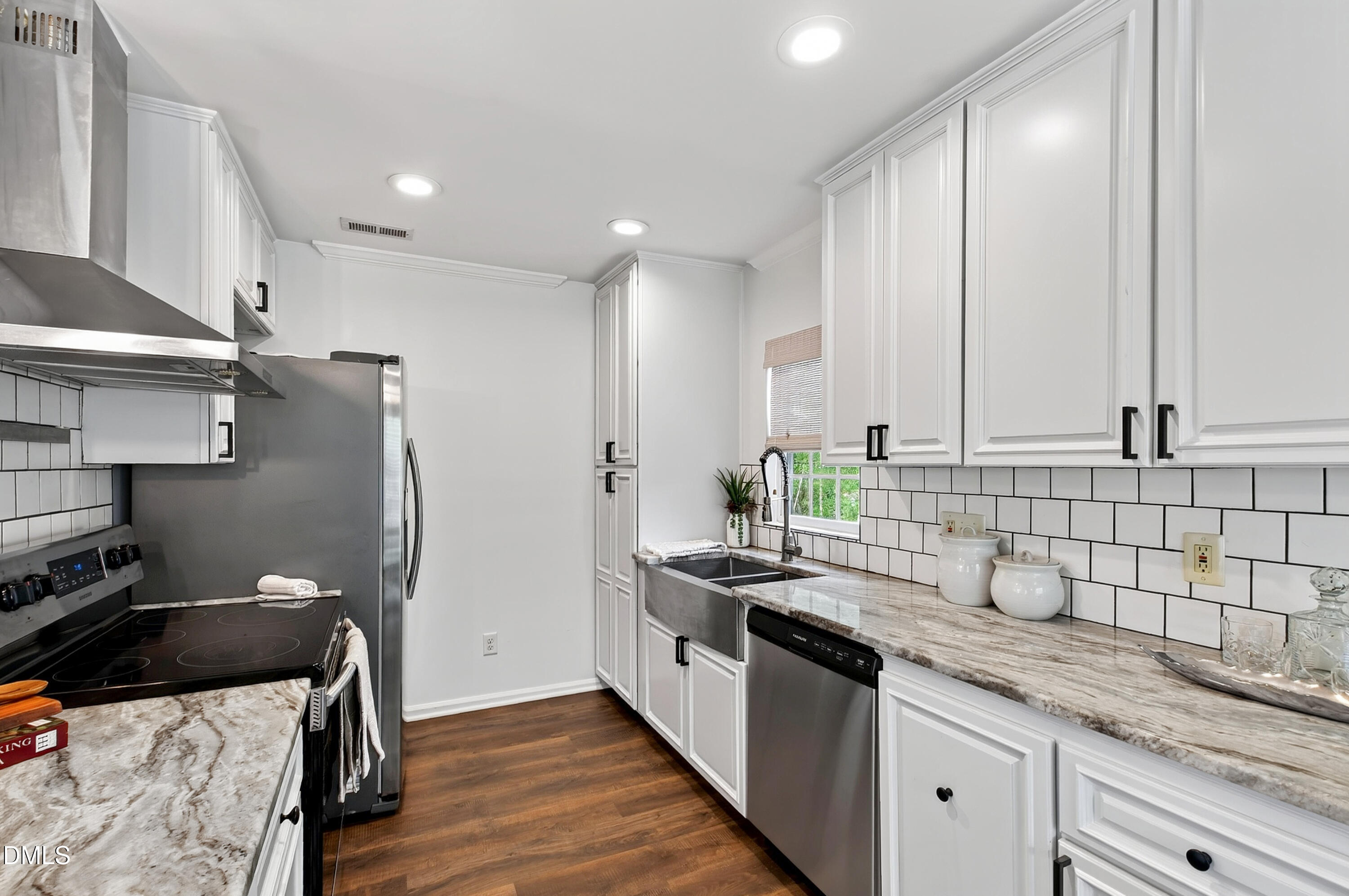 1341 Crabtree Boulevard Raleigh, NC 27610 - Photo 17 of 48 Crabtree (32)