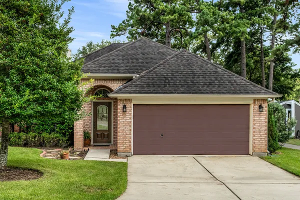 $279,900 | 132 Fairway View, Montgomery, TX 77356