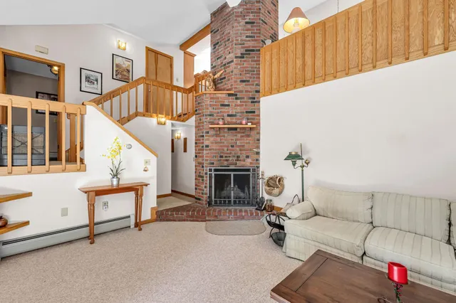 $992,000 | 33 Carinthia Road, West Dover, VT 05356