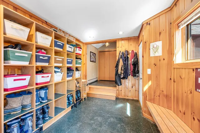 $992,000 | 33 Carinthia Road, West Dover, VT 05356