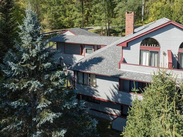 $992,000 | 33 Carinthia Road, West Dover, VT 05356