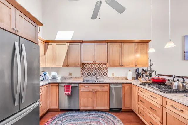 $992,000 | 33 Carinthia Road, West Dover, VT 05356