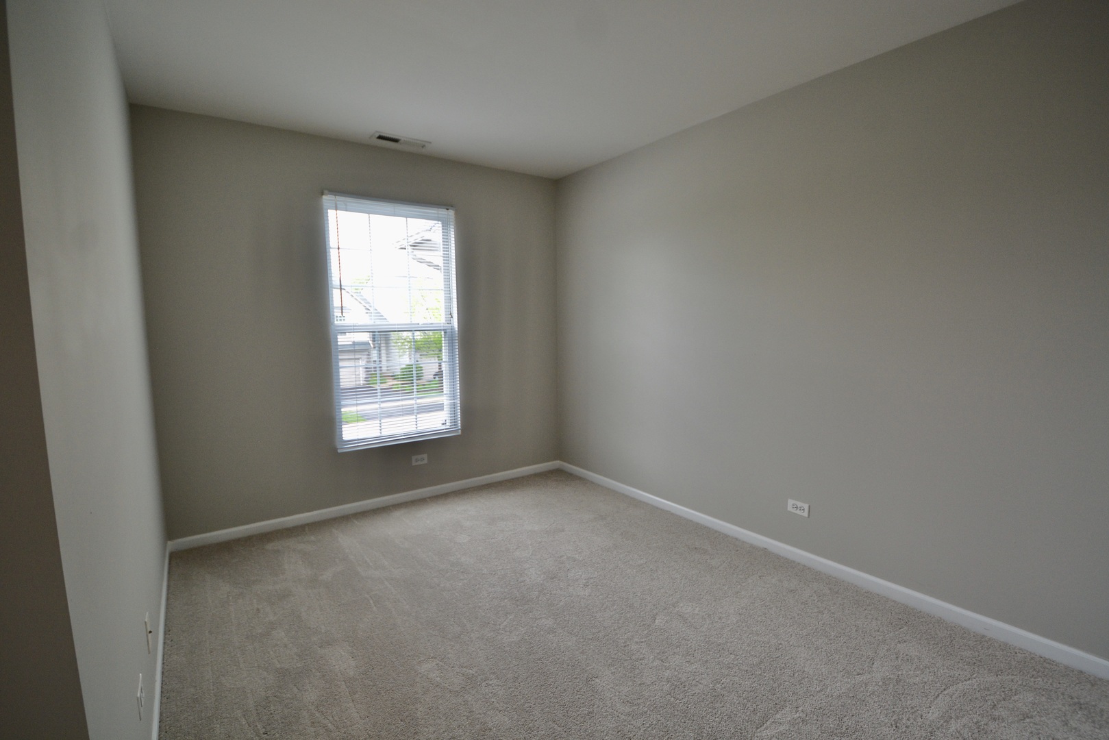 512 Metropolitan Street Aurora, IL 60502 - Photo 13 of 15