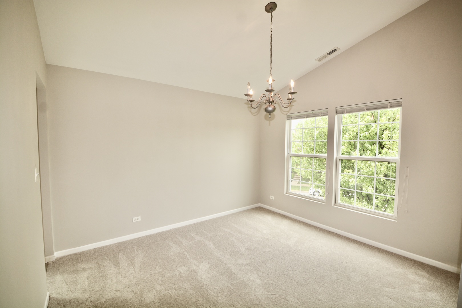 512 Metropolitan Street Aurora, IL 60502 - Photo 4 of 15