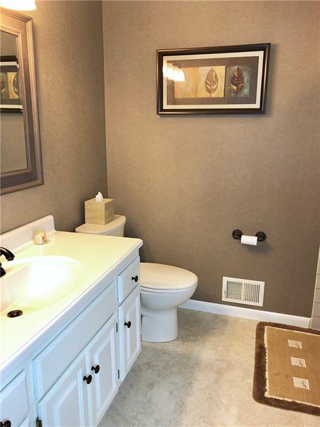 741 North Whitmore Road North Huntingdon, PA 15642 - Photo 9 of 24 Main bath.