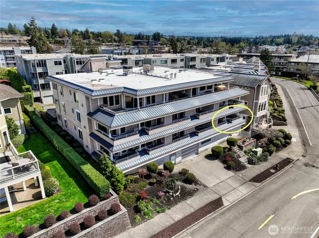 $799,999 | 22218 5th Avenue South, Unit 101, Des Moines, WA 98198