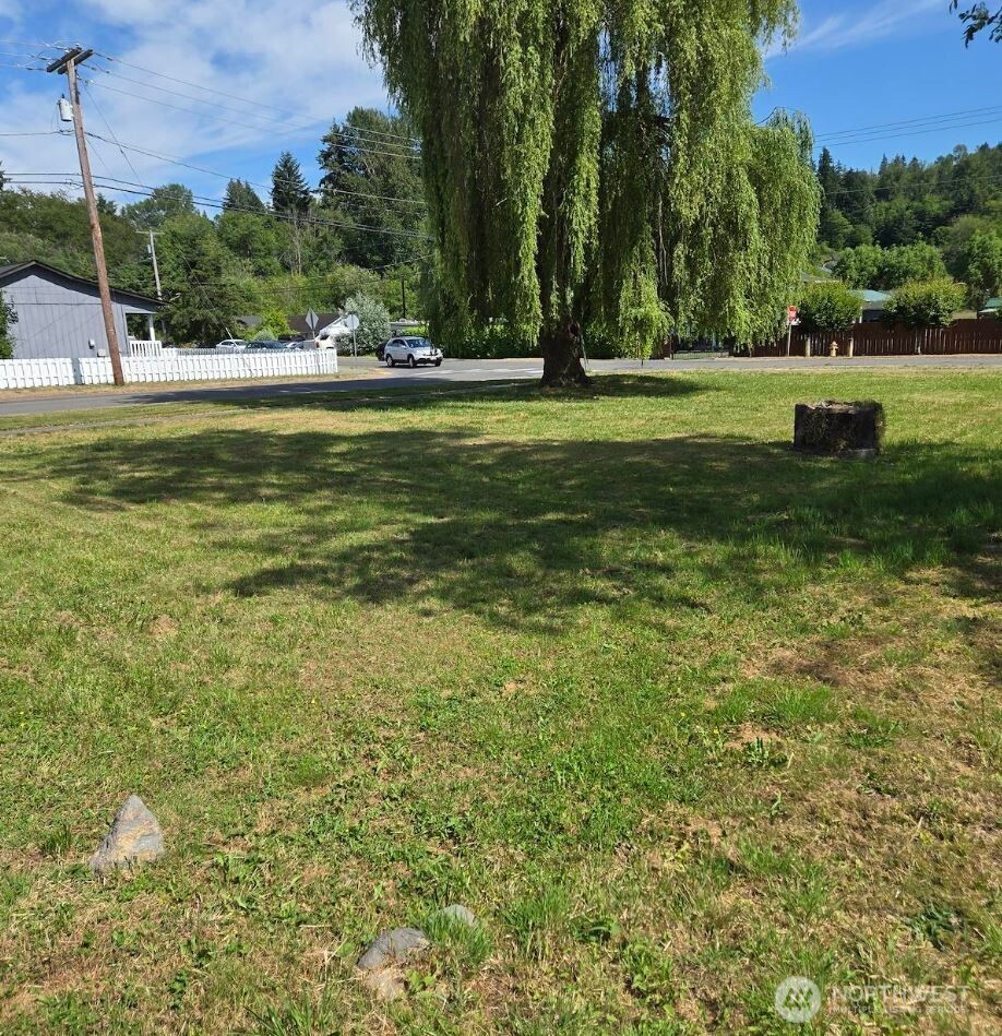 105 Southwest 3rd St Prairie South Prairie, WA 98385 - Photo 4 of 13