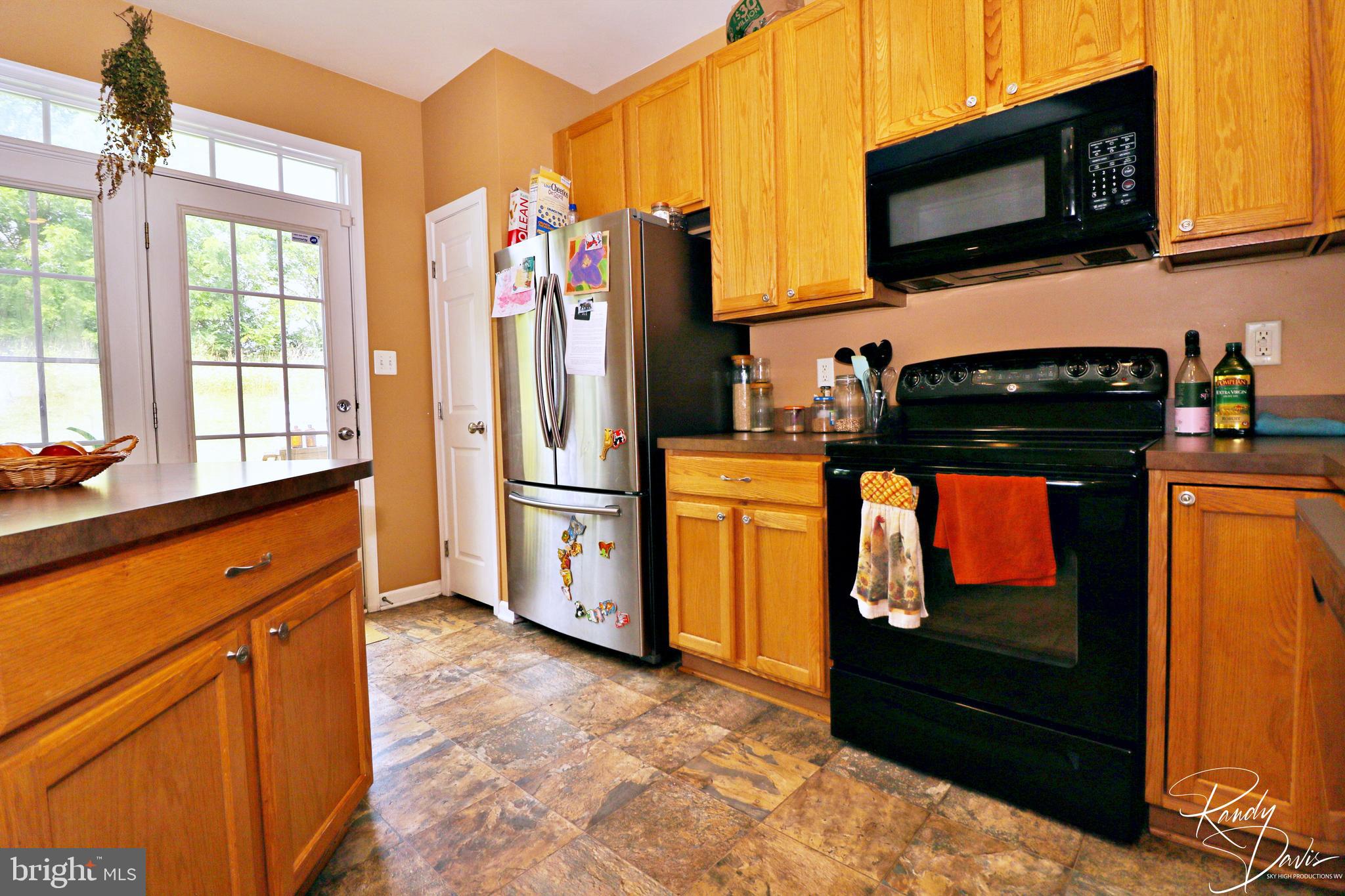 55 Riparian Lane Ranson, WV 25438 - Photo 9 of 42 Kitchen