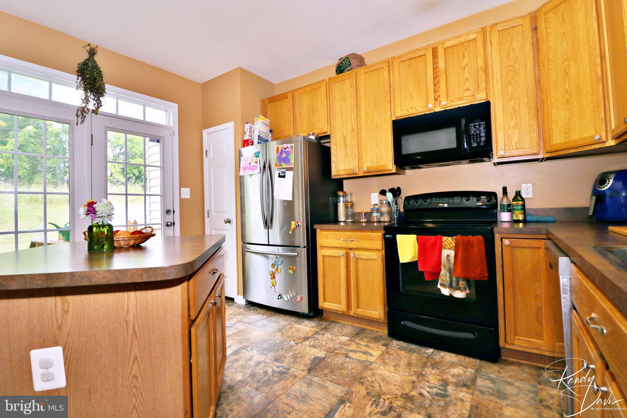 55 Riparian Lane Ranson, WV 25438 - Photo 10 of 42 Kitchen