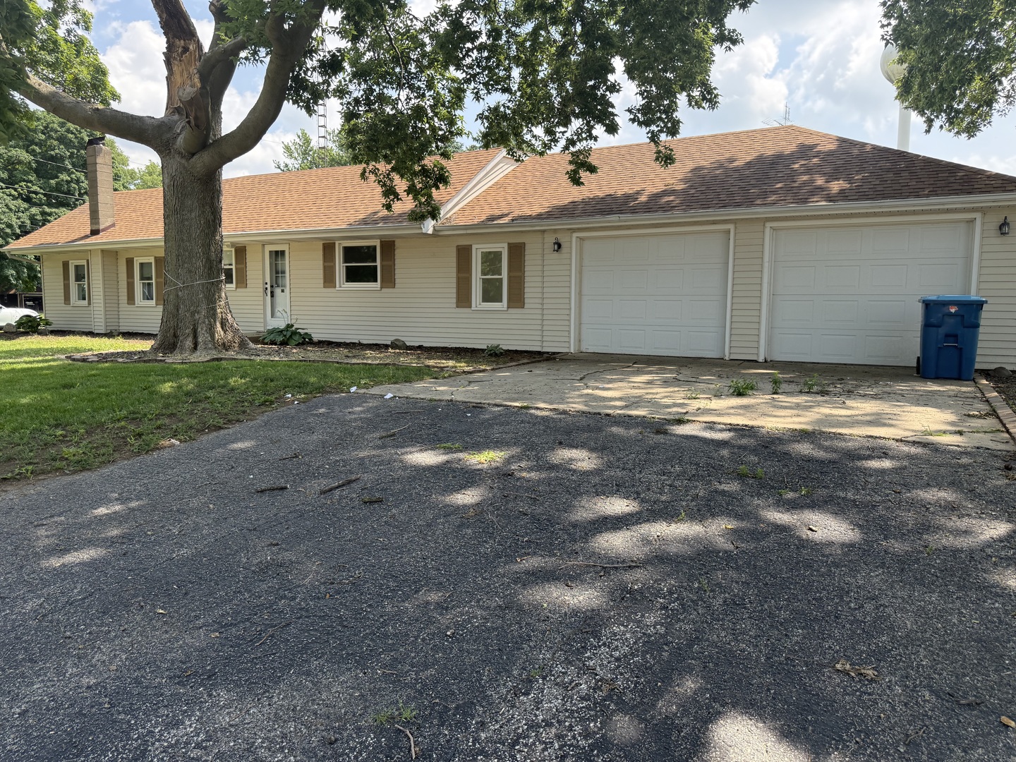 126 8th Street Hennepin, IL 61327 - Photo 1 of 17 a view of a house with a yard