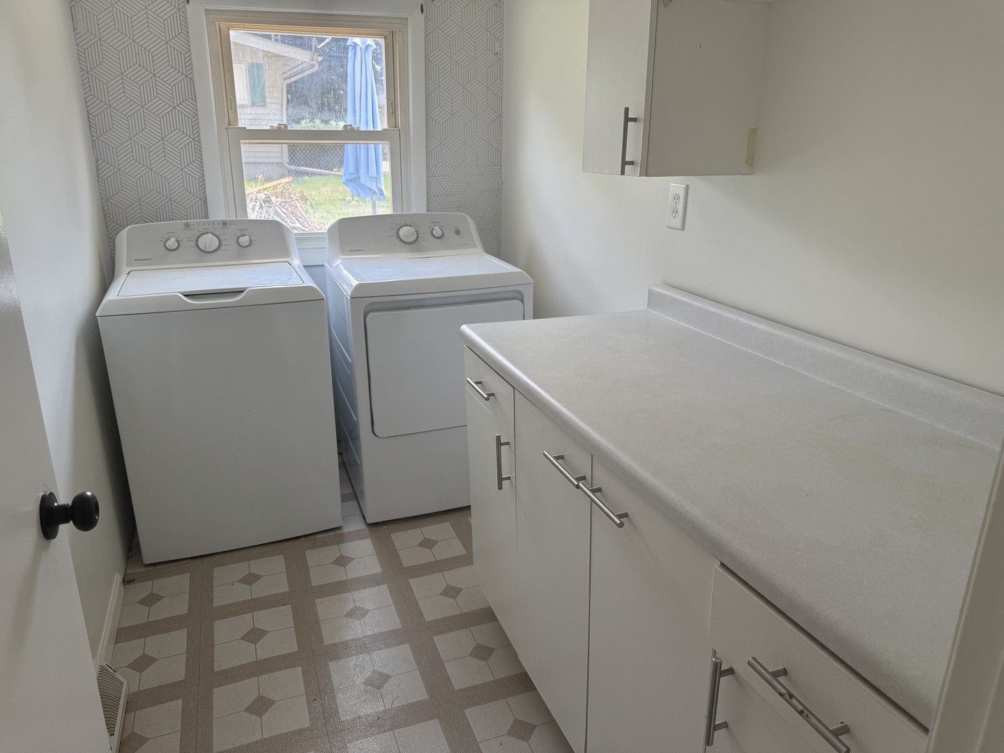 126 8th Street Hennepin, IL 61327 - Photo 12 of 17 a utility room with dryer and washer