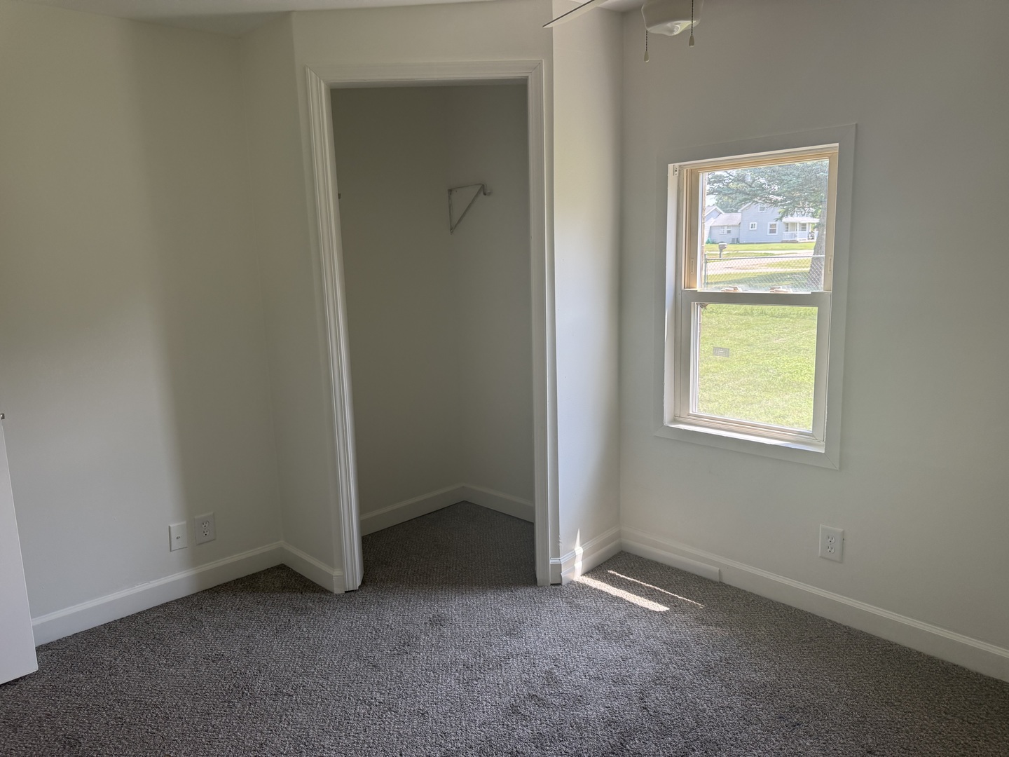 126 8th Street Hennepin, IL 61327 - Photo 14 of 17 an empty room that has a window