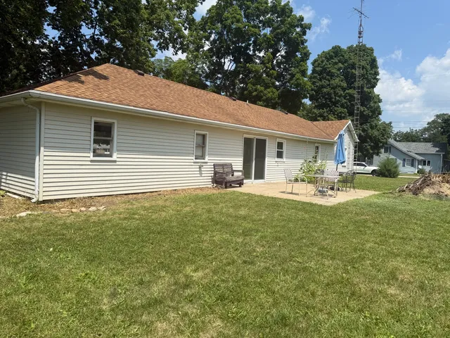 $1,400 | 126 8th Street, Hennepin, IL 61327