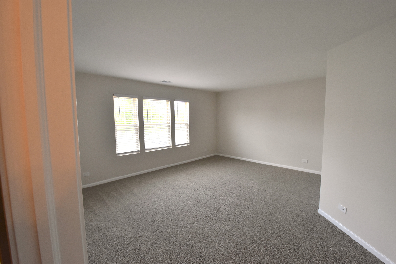 2341 Reflections Drive Aurora, IL 60502 - Photo 18 of 21 an empty room with a window