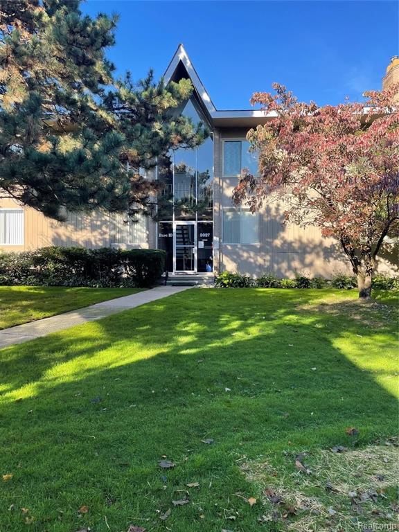 2027 Klingensmith Road, Unit 104 Bloomfield Hills, MI 48302 - Photo 12 of 20