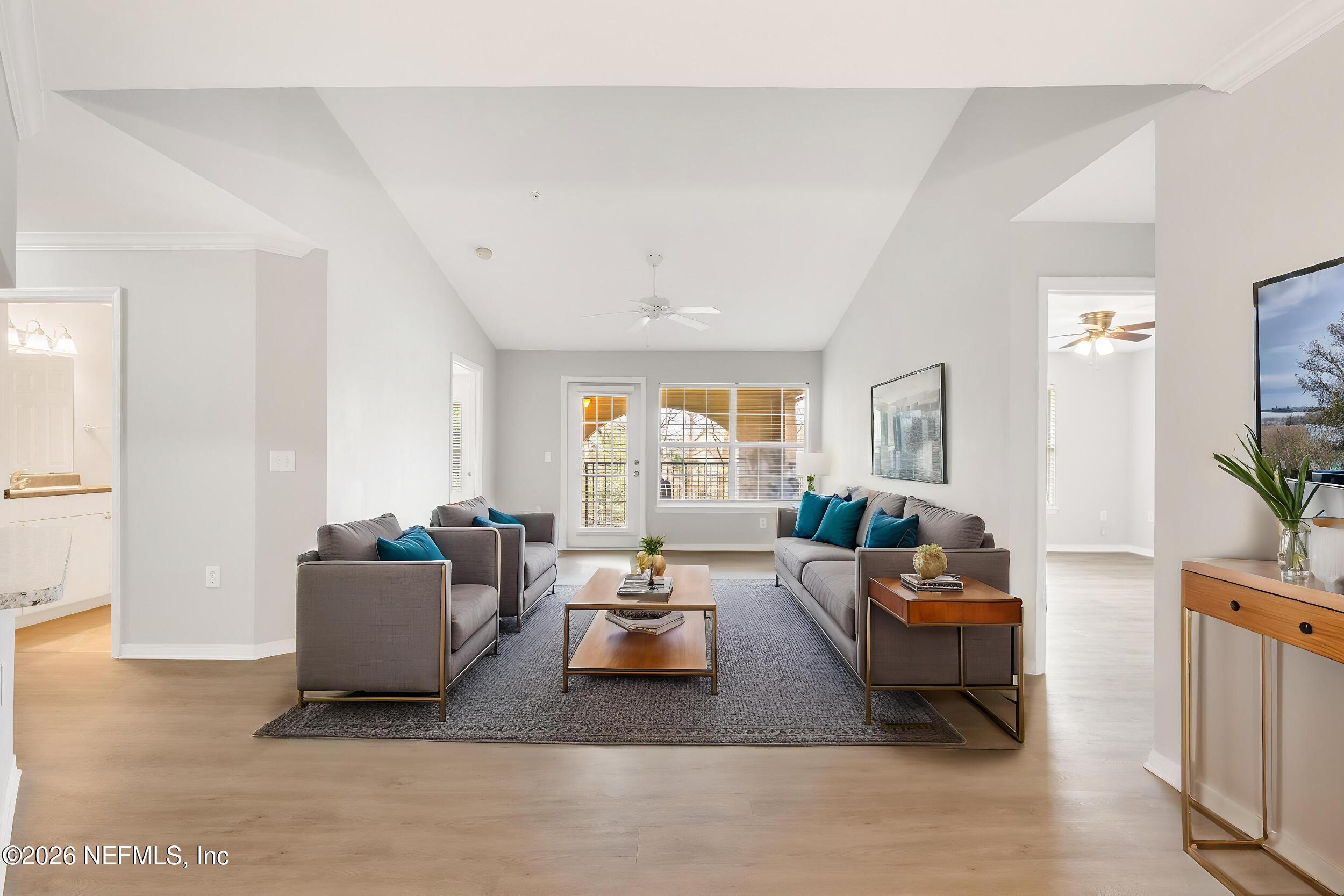 10961 Burnt Mill Road, Unit 935 Jacksonville, FL 32256 - Photo 12 of 32 Living room with furniture