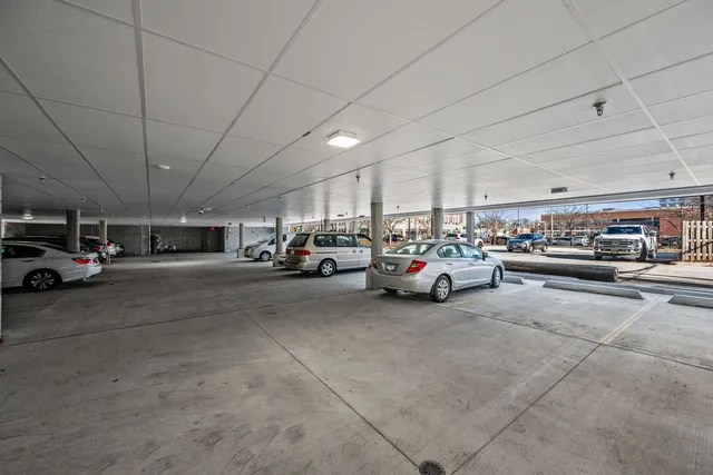 $710,394 | 839 Madison Street, Unit 301, Oak Park, IL 60302