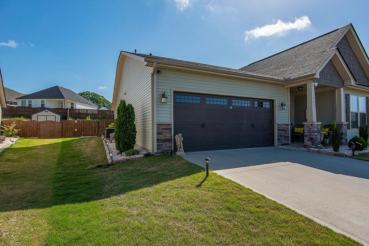 515 Chantry Lane Moore, SC 29369 - Photo 2 of 27