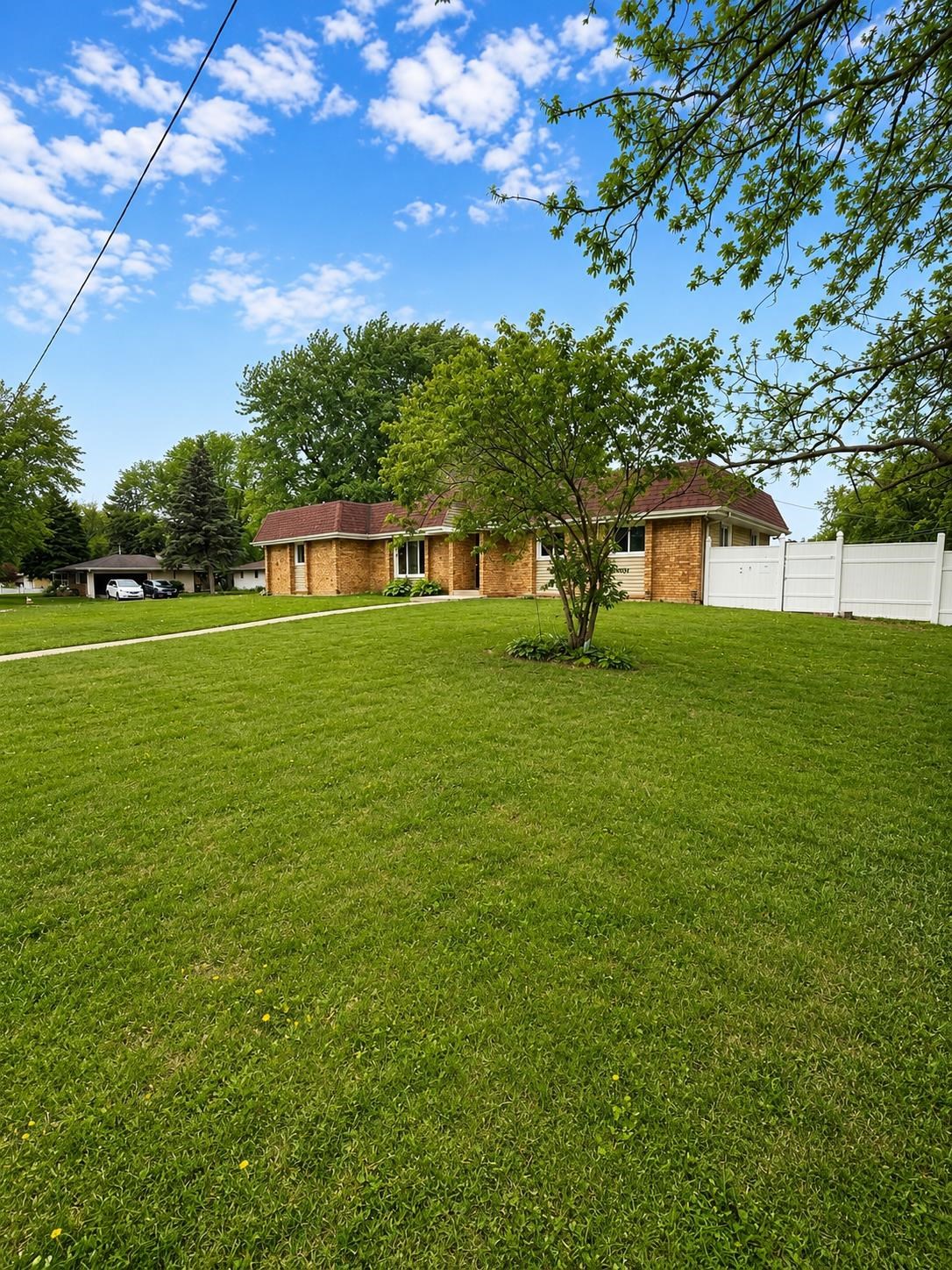 5412 Regency Way Rockford, IL 61114 - Photo 2 of 31
