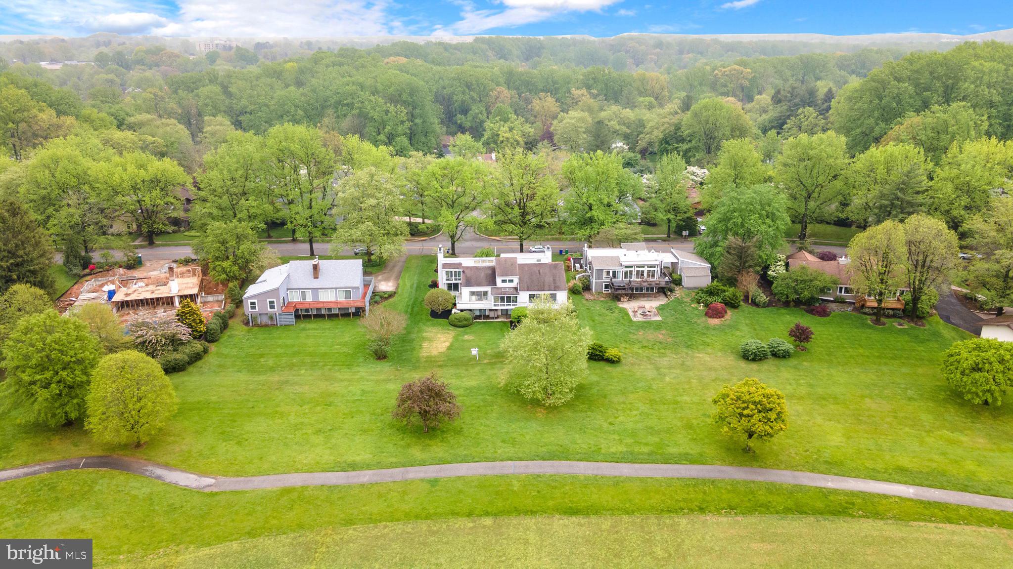 11102 Willow Bottom Drive Columbia, MD 21044 - Photo 14 of 44 Backyard and first hole at Hobbits.