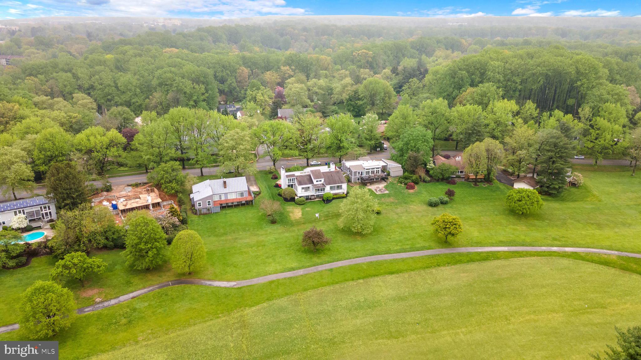 11102 Willow Bottom Drive Columbia, MD 21044 - Photo 19 of 44 Backyard and first hole at Hobbits.