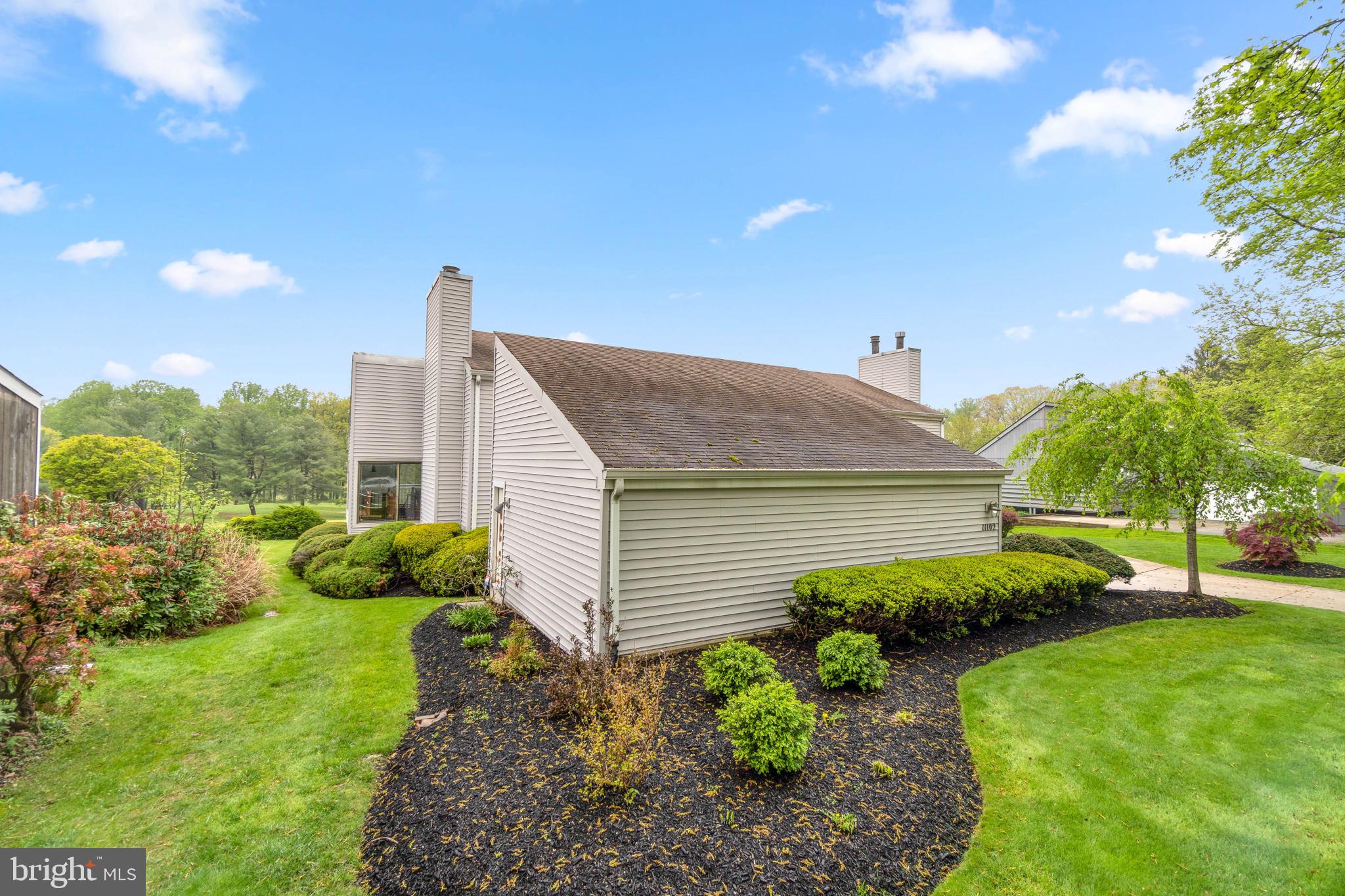 11102 Willow Bottom Drive Columbia, MD 21044 - Photo 6 of 44 Detached side load garage.