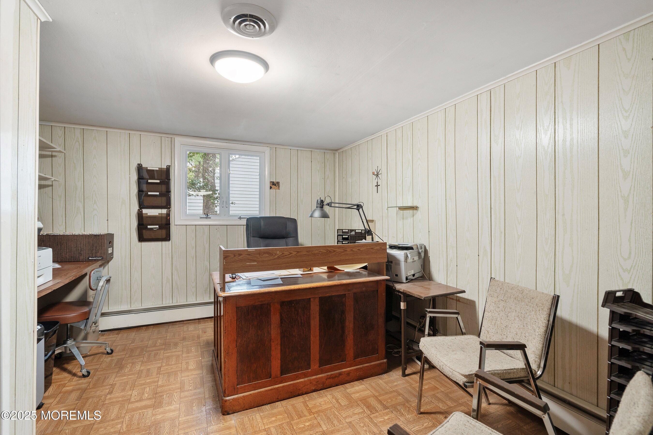 135 West Commodore Boulevard Jackson, NJ 08527 - Photo 16 of 27 15-Bed 2