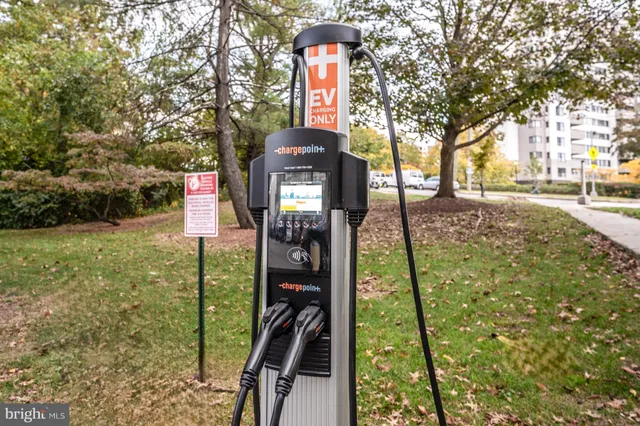 $249,900 | 6301 Stevenson Avenue, Unit 806, Alexandria, VA 22304