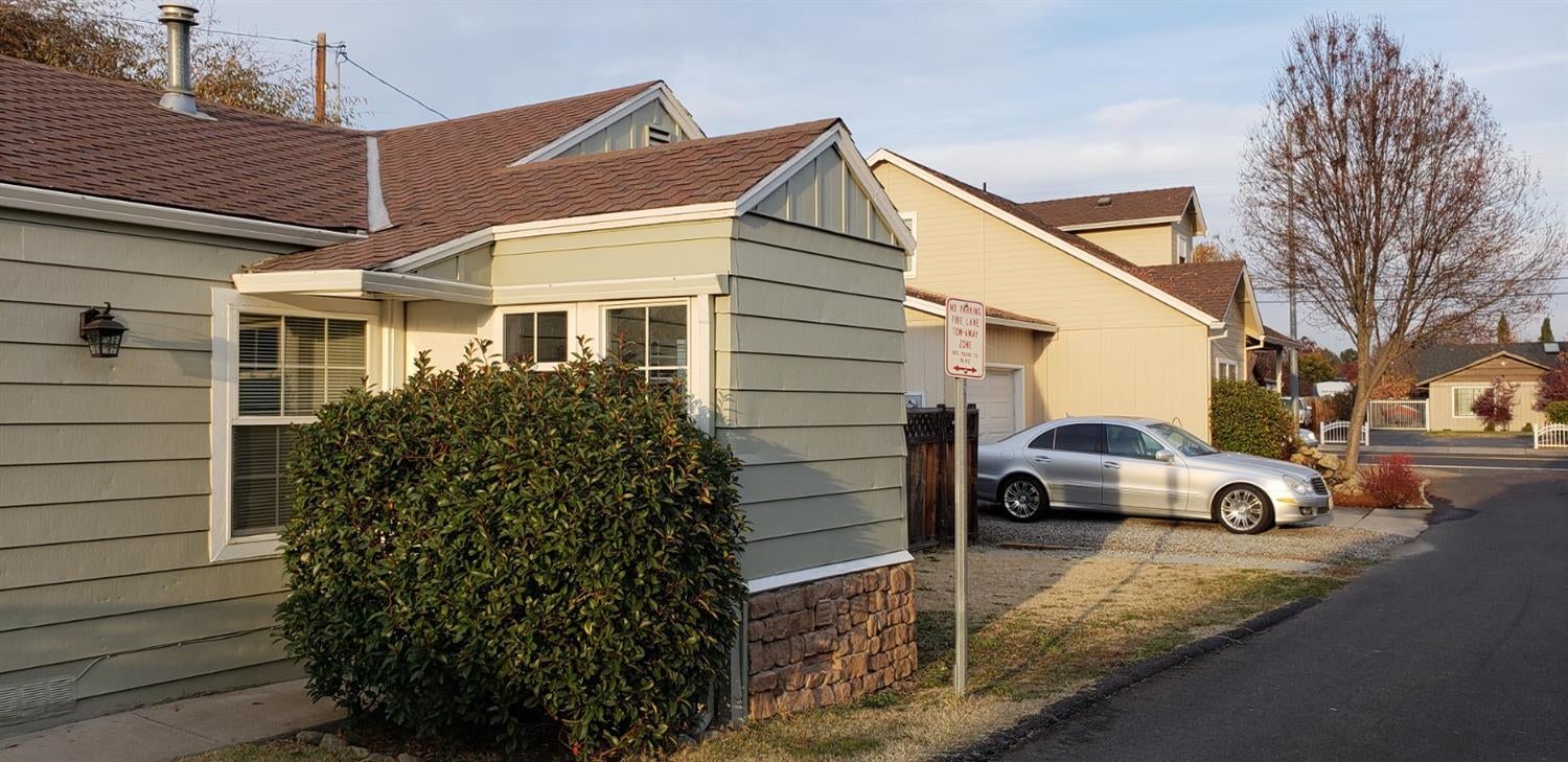 3063 Merriman Road Medford, OR 97501 - Photo 30 of 31 Perfect 2 Family Set-Up with the purchas