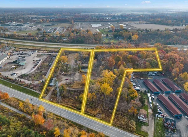 $1,100,000 | 61910-61970 Van Dyke Avenue, Washington, MI 48094