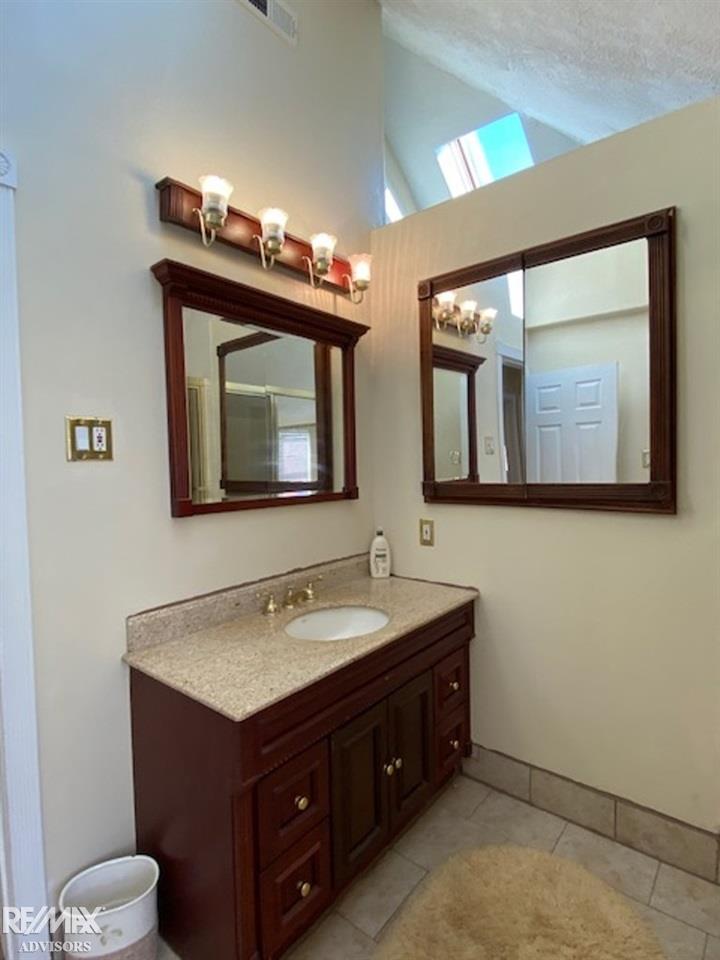 915 Hampton Road Grosse Pointe, MI 48236 - Photo 34 of 40 50004040-33.JPG