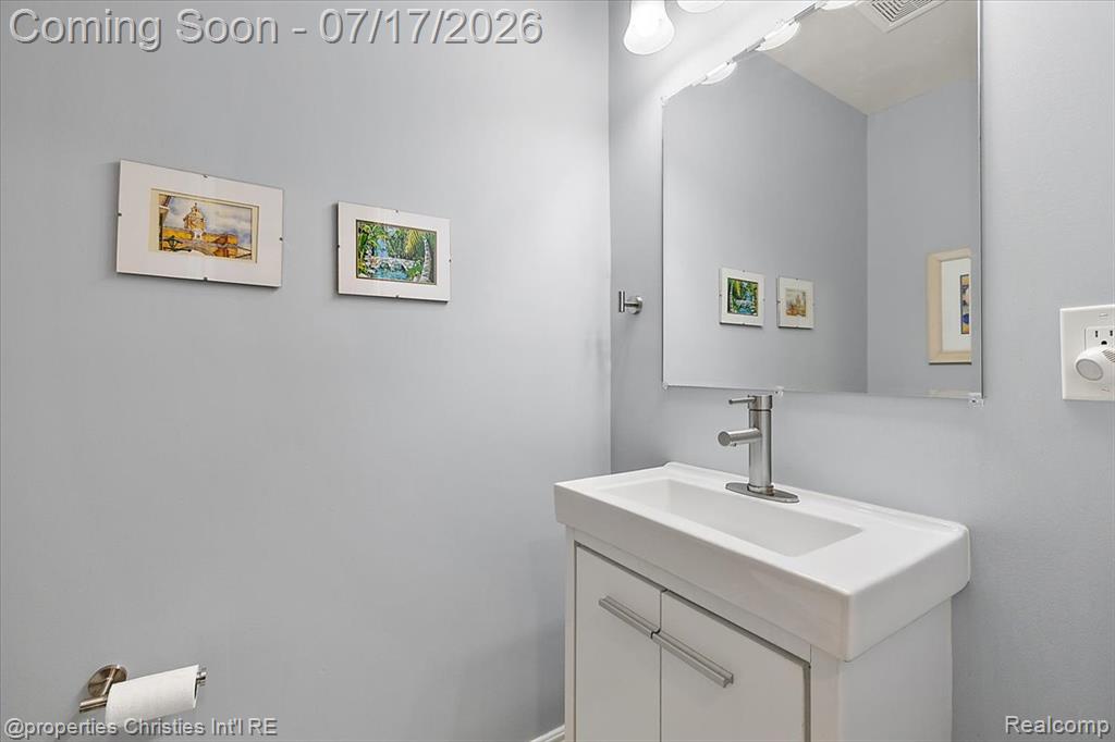 18244 Beverly Road Beverly Hills, MI 48025 - Photo 53 of 80