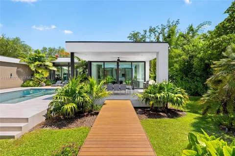 $6,500,000 | 12100 Southwest 79th Avenue, Pinecrest, FL 33156
