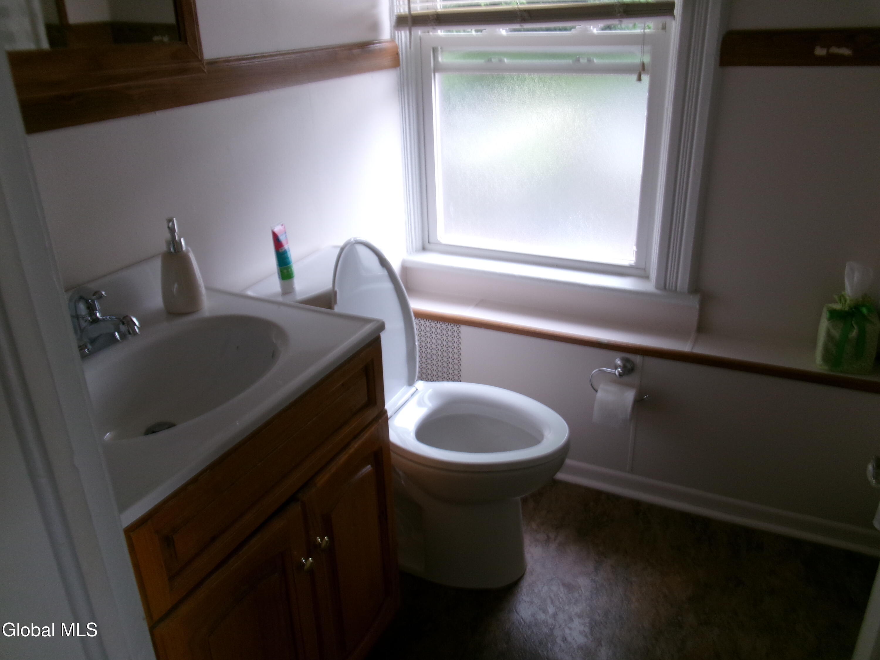 63 Dale Street Rensselaer, NY 12144 - Photo 9 of 22 105_8741