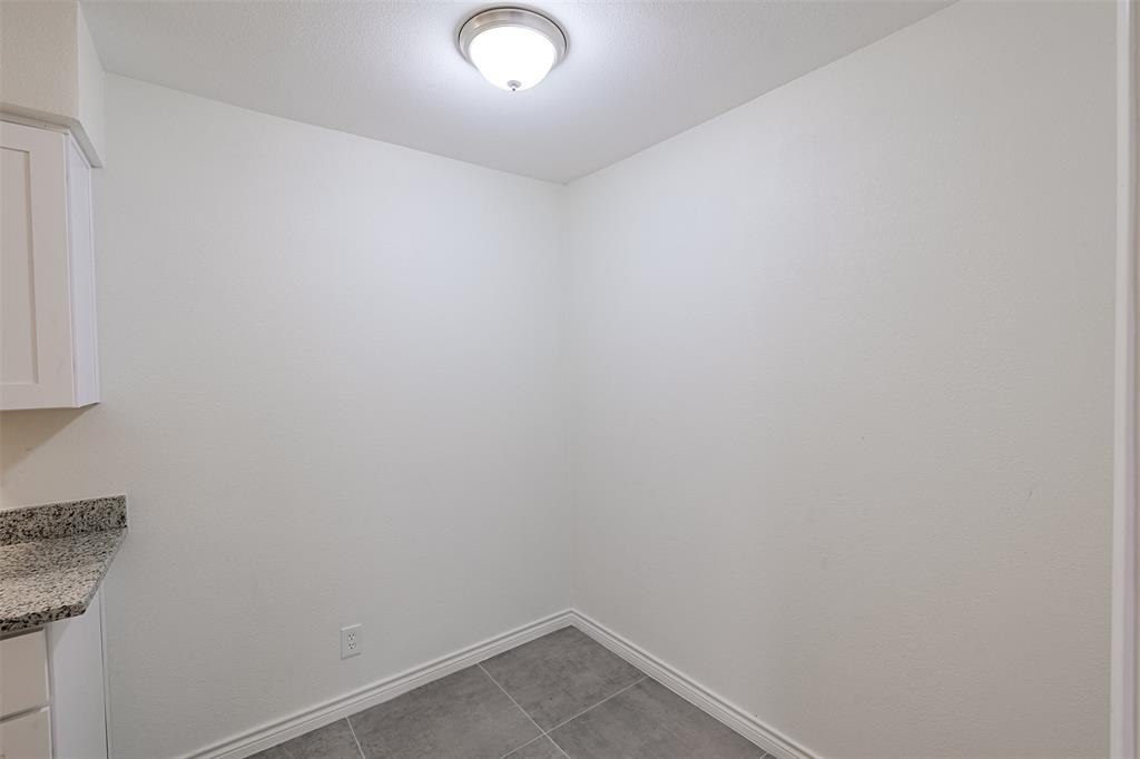 5055 Ridglea Lane, Unit 1105 Fort Worth, TX 76116 - Photo 5 of 11